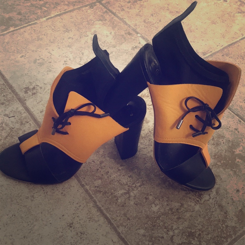 Women sandals